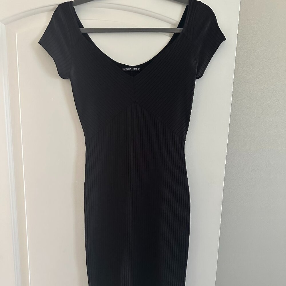Zara Black Cap-Sleeved Ribbed Midi Dress - Size XS